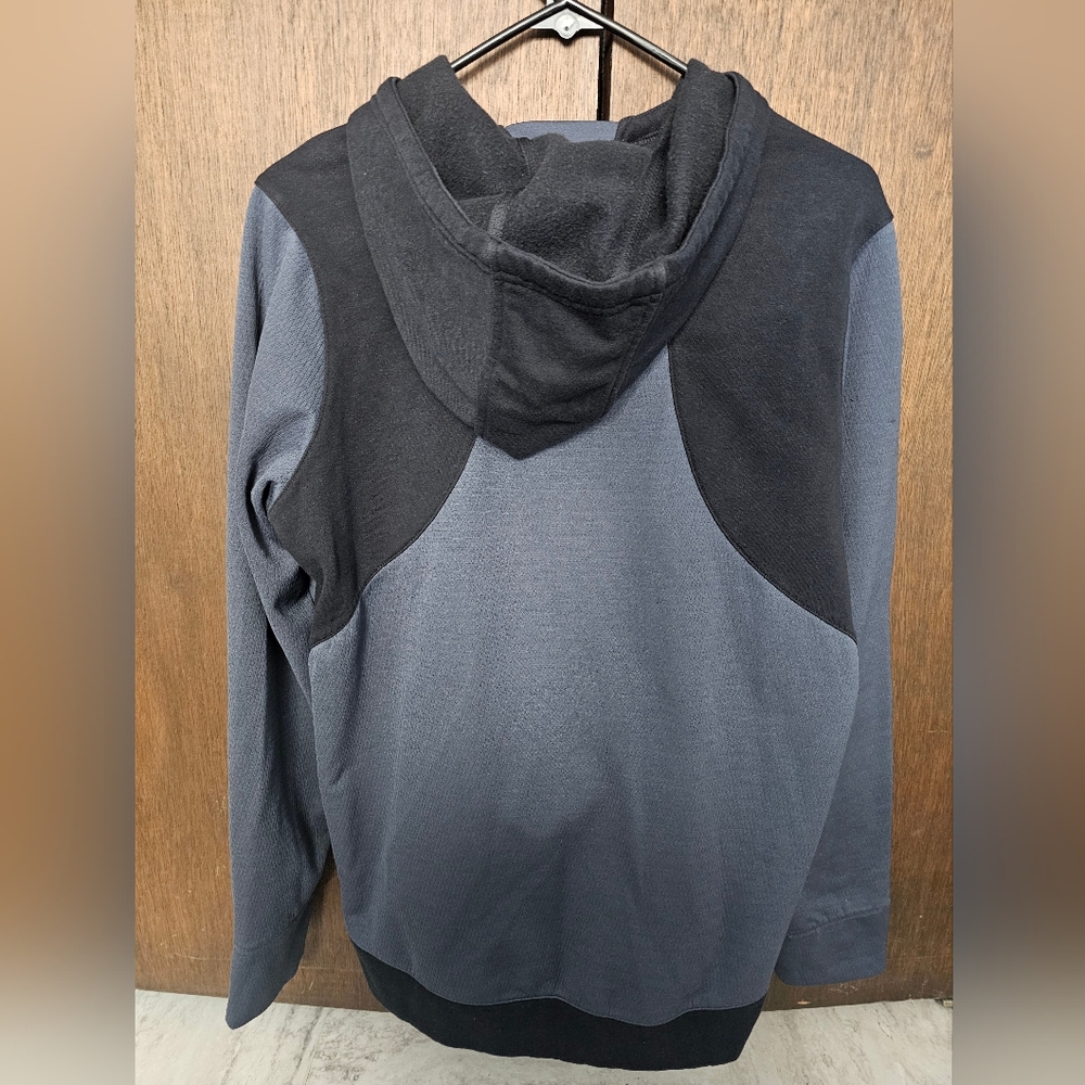 Under Armour Size M Hoodie - Picture 2 of 7